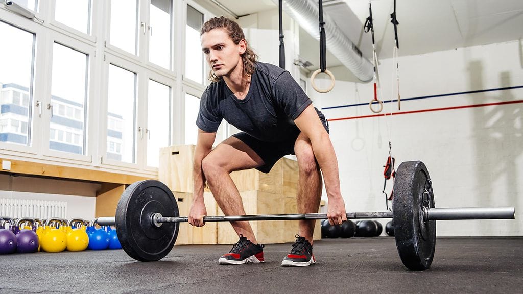 Terveyshyötä painojen nostelusta saa, vaikka painot olisivat kevyitä.