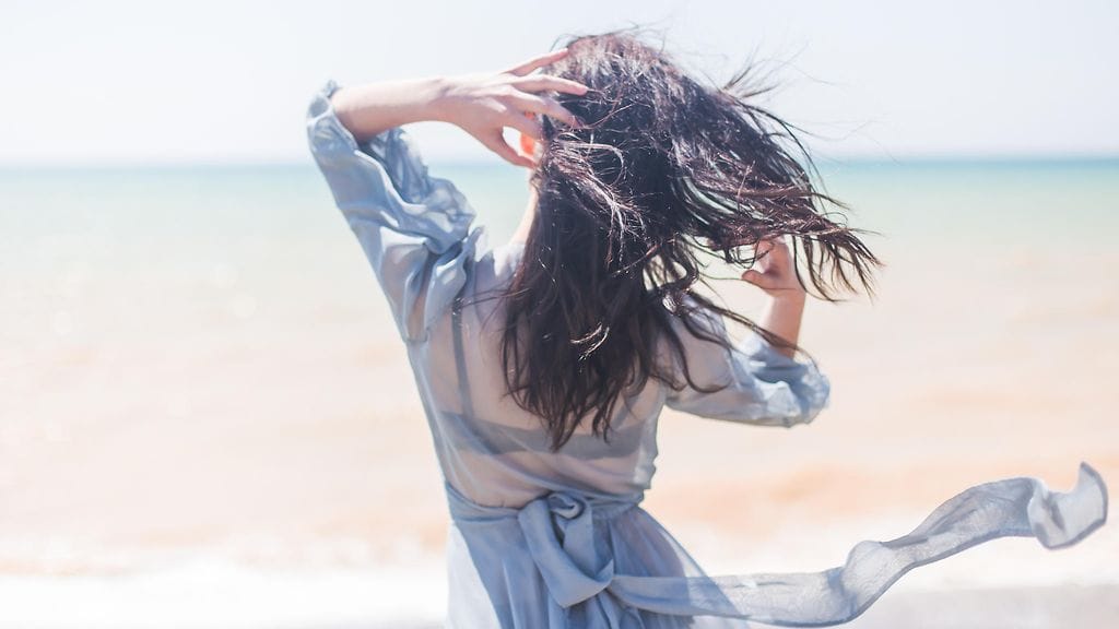 Kesä on liian lyhyt omasta ulkonäöstä murehtimiseen, bloggari muistuttaa.