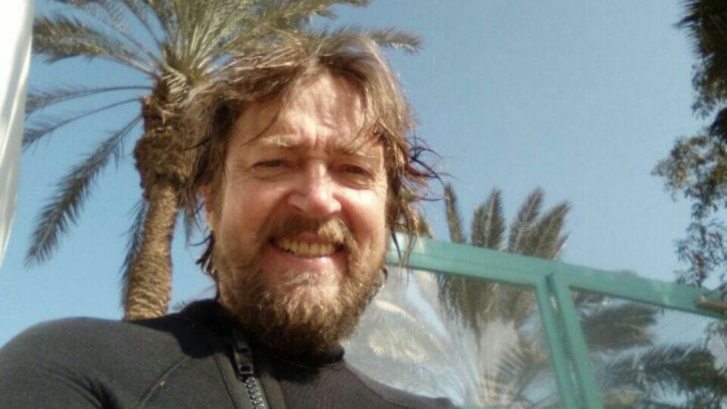 0sku Puukila sukellusten välillä Eilatin Korallirannalla muutama päivä ennen tehohoitoa.