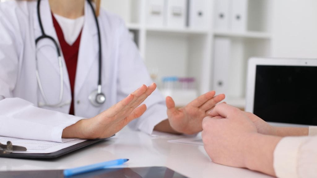 Sairaanhoitopiirit tiukentamassa suhtautumistaan lääkärien keikkoihin yksityisklinikoilla.