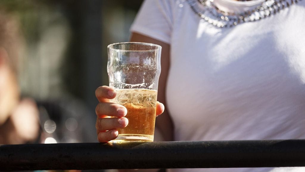 Suomessa on noin puoli miljoonaa alkoholin riskikäyttäjää.