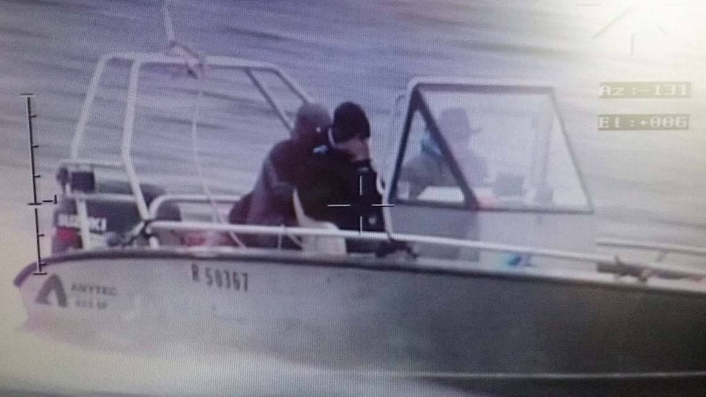 Poliisi kaipaa vihjeitä anastetun veneen liikkeistä Hylksaaren itäpuolella.