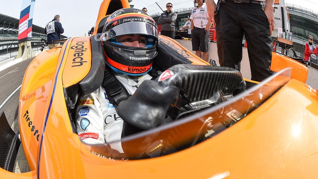 Fernando Alonso Indy-autossa viime kesänä.