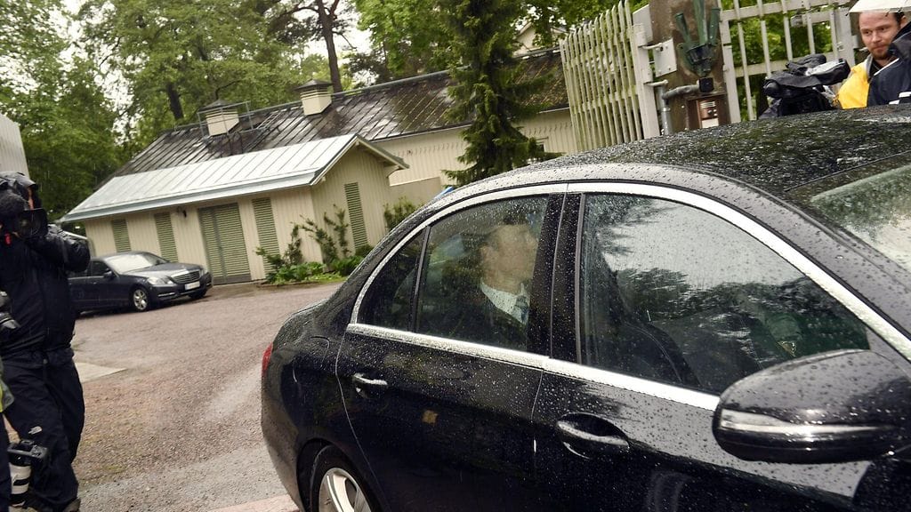 Perussuomalaisten puheenjohtaja Jussi Halla-aho poistui pääministerin virka-asunnolta Kesärannasta Helsingissä 12. kesäkuuta 2017.