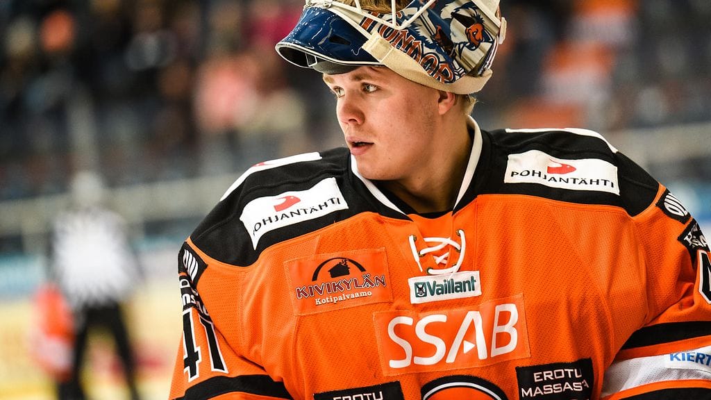 Eetu Laurikainen HPK:n paidassa joulukuussa 2015.