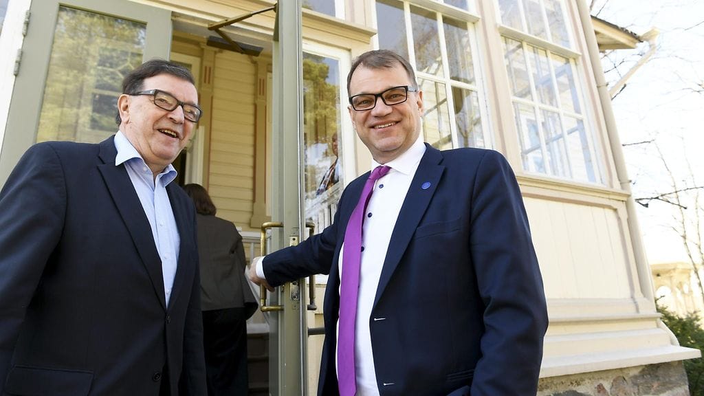 Paavo Väyrynen ja Juha Sipilä Kesärannassa viime toukokuussa.