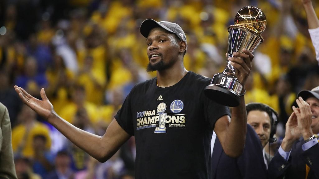Kevin Durant palkittiin pudotuspelien arvokkaimpana pelaajana.