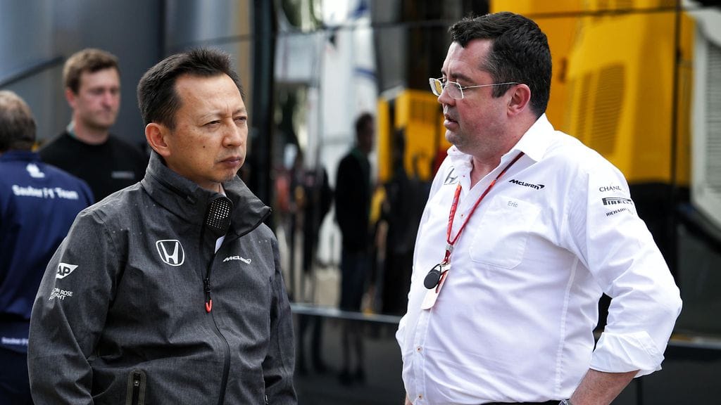 Hondan Yusuke Hasegawa ja McLarenin Eric Boullier