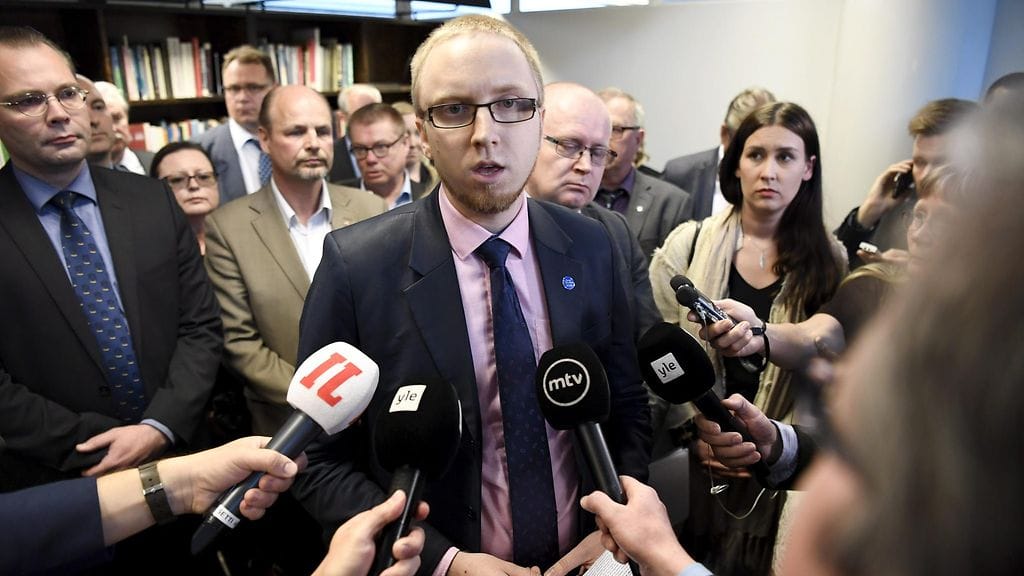 Uusi vaihtoehto -ryhmän puheenjohtaja Simon Elo on kertonut, että lisää jäseniä voidaan hyväksyä ryhmäkokouksessa.
