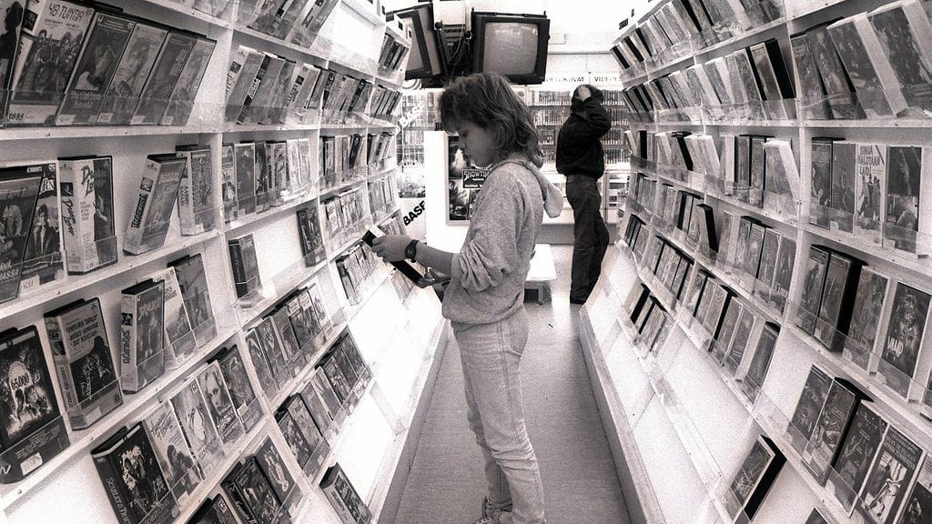 Video-osasto Leppävaaran Maxissa, 1987