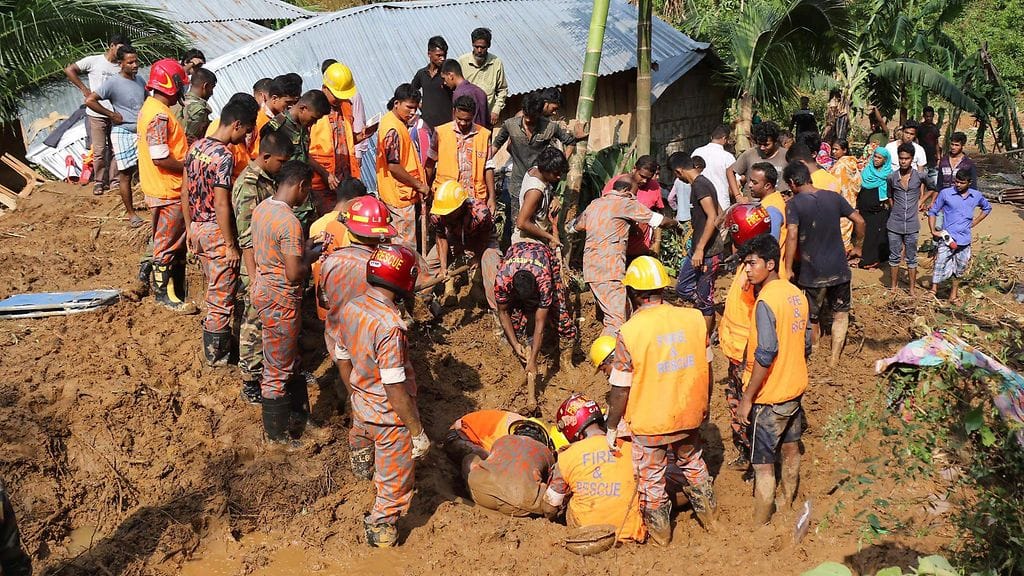 Bangladeshin historian pahimmissa maanvyöryissä on kuollut yli 150 ihmistä.