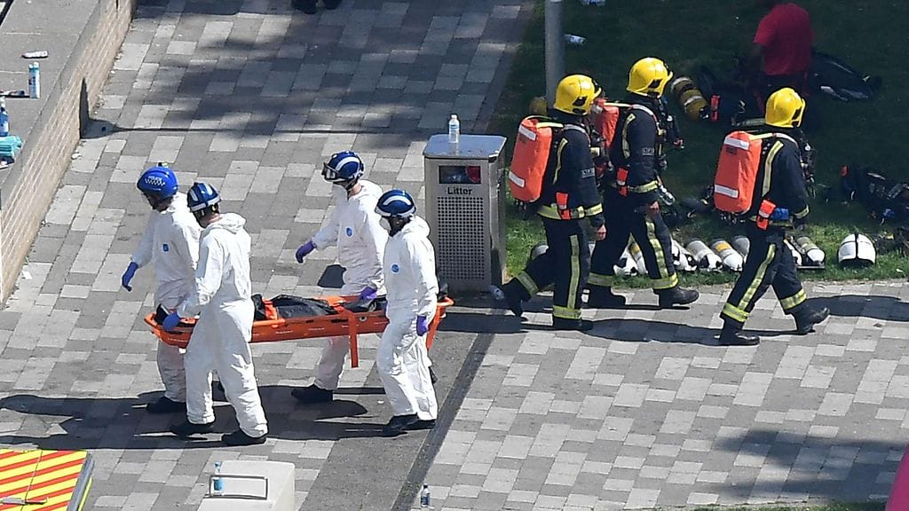 Lontoo, tornitalo, tulipalo, palo (1)