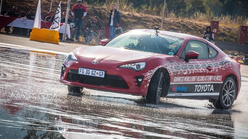 Takavetoinen Toyota GT86 on erinomainen auto driftauspuuhiin.