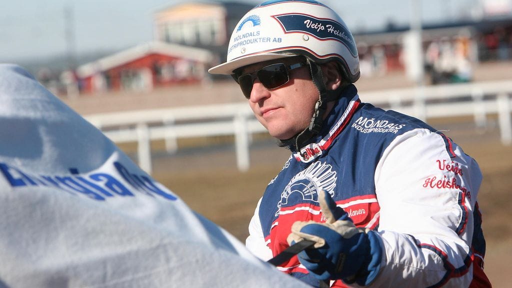 Veijo Heiskanen tuo Kouvolaan kaksi valmennettavaansa.