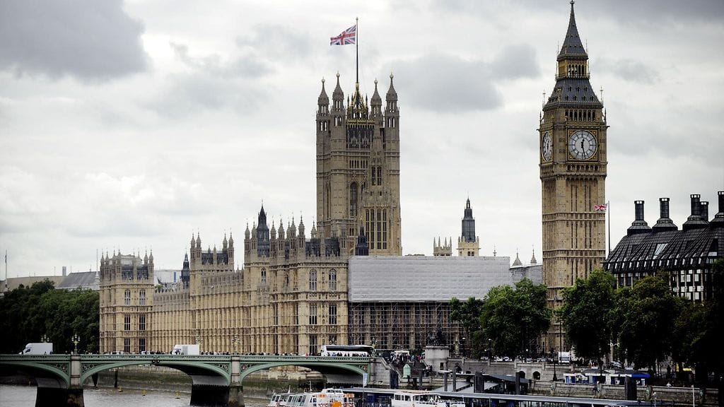 Kuvituskuva. Lontoon parlamenttitalo ja Big Ben 16. syyskuuta 2010.