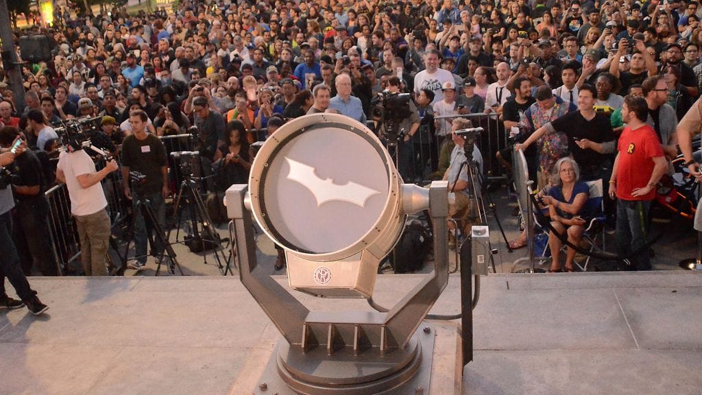 Batman Adam West Los Angeles muisti lepakkosignaali 16.6.2017 1