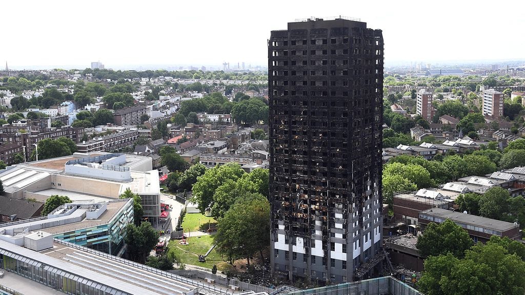 Pohjois-Kensingtonissa sijaitseva Grenfell Tower -asuinrakennus paloi kauttaaltaan toissapäivänä keskiviikkona.