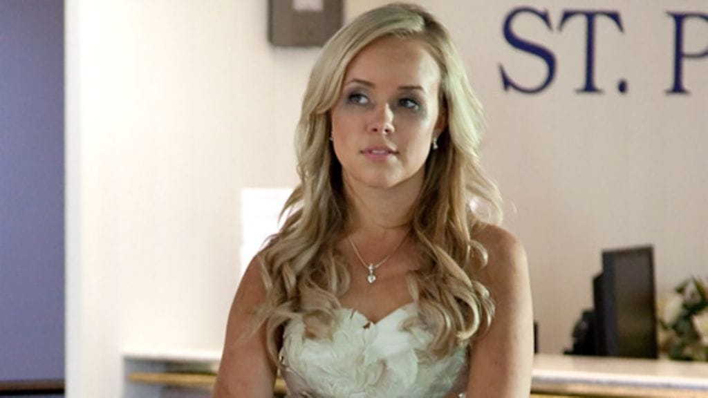 Salatut elämät -elokuvan kuvauksissa: Sara Säkkinen eli Peppi Puolakka