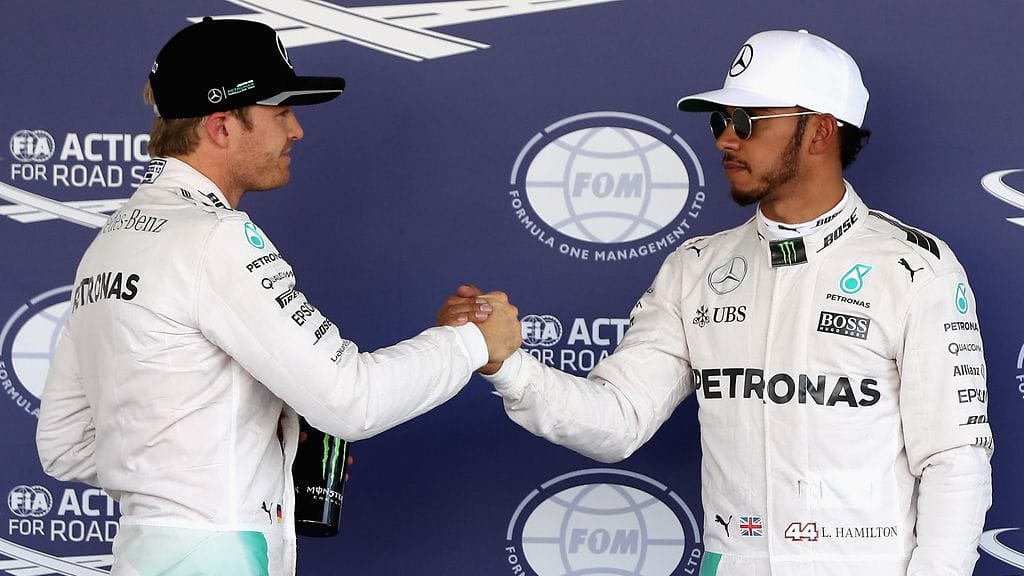 Nico Rosberg ja Lewis Hamilton taistelivat F1-tittelistä tulisesti kolmen kauden ajan.
