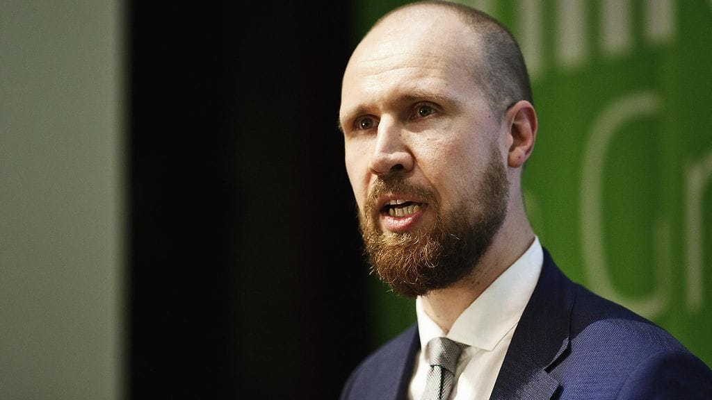 Touko Aalto valittiin vihreiden puheenjohtajaksi puoluekokouksessa Tampereella tämän vuoden kesäkuussa.