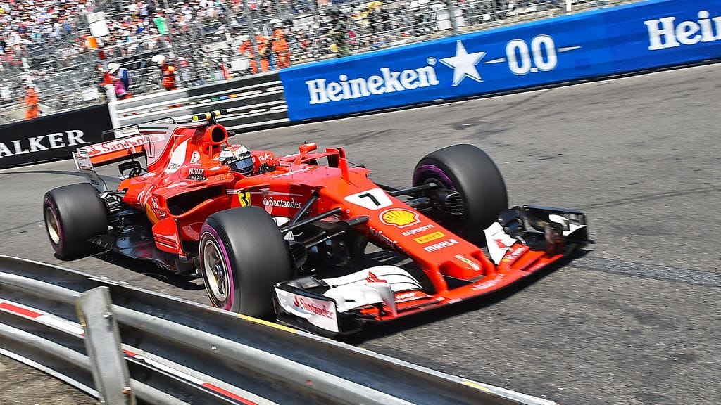 Kimi Räikkönen vauhdissa Monacon GP:ssä.