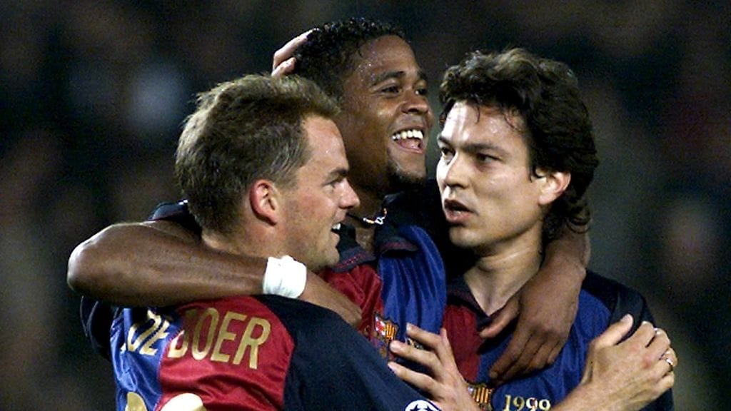 Frank de Boer, Patrick Kluivert ja Jari Litmanen FC Barcelonan väreissä 2000