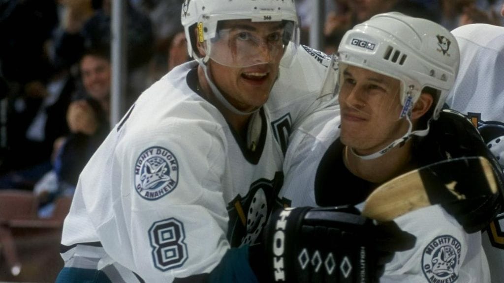 Teemu Selänne ja Paul Kariya Anaheimin paidassa lokakuussa 1998.