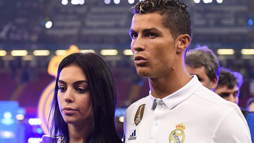 Georgina Rodriguez ja Cristiano Ronaldo Mestarien liigan finaalissa Walesin Cardiffissa 3. kesäkuuta 2017.