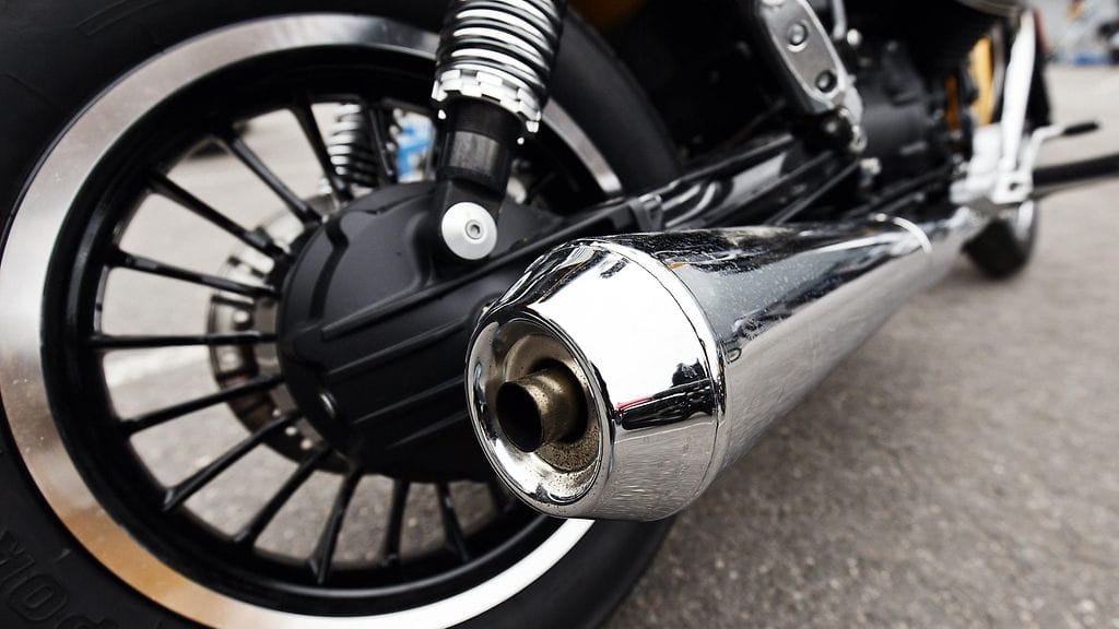 Takaa-ajon aikana pakenija hurjasteli arviolta noin 110–120 kilometrin tuntivauhtia kaupunkialueella. Kuvituskuva.