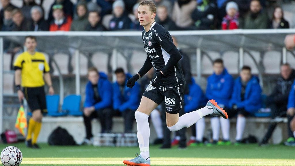 Santeri Hostikka teki kiistanalaisen maalin.