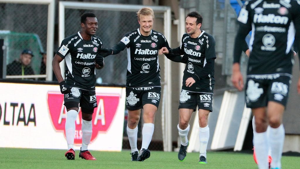 FC Lahti oli juhlatuulella.