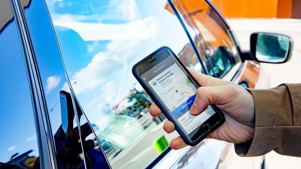 Neste-sovelluksella voi myös etsiä Nesteen huoltoasemia.