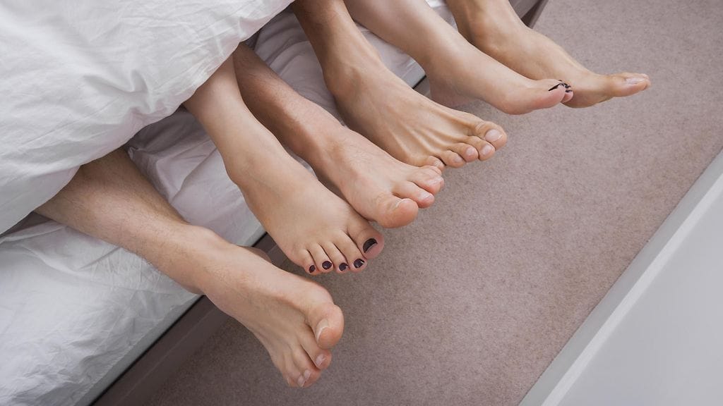 Tutkimus antaa viitteitä yksiavioisuuden suosion laskusta.