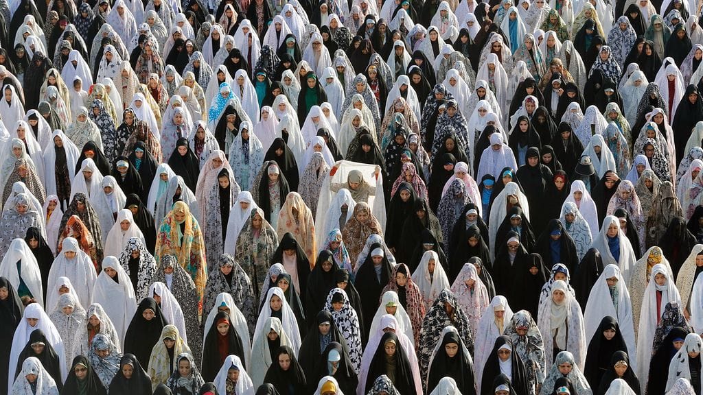 Ramadanin päättymisen juhlijoita Iranin Tehranissa viime vuoden kesäkuussa.