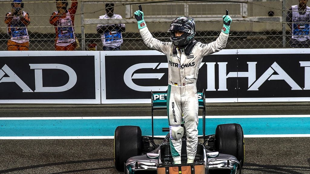 Nico Rosberg tuuletti mestaruuttaan "turkoosissa" Yas Marinassa.