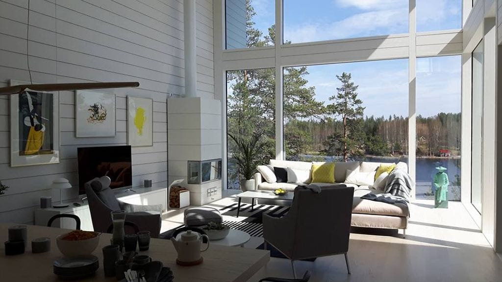 Villa Saimaanhelmestä löytyy muun muassa älykäs kodinturvajärjestelmä murtotunnistimineen.