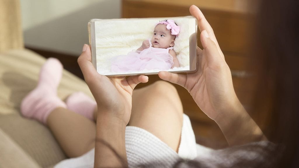 Positiivsten kuvien katseleminen voi saada näkemään parisuhteen myönteisemmässä valossa.