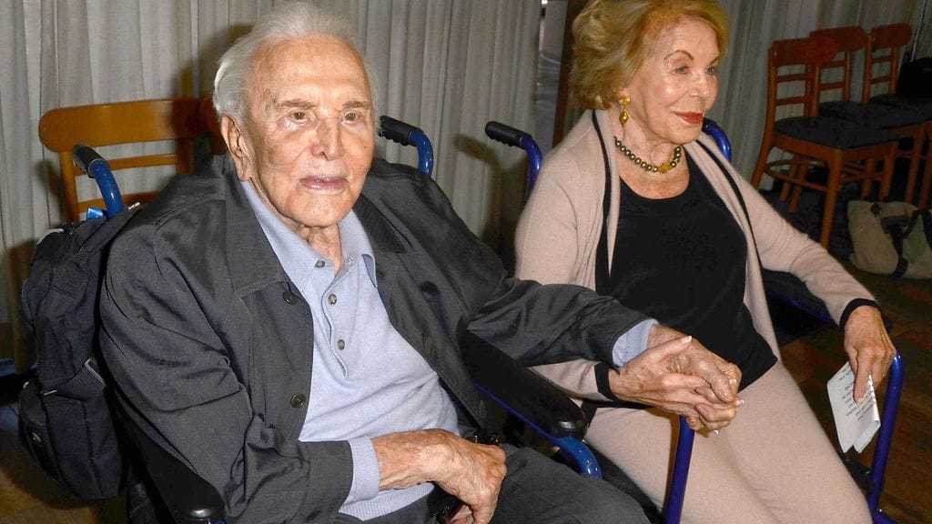 Kirk Douglas ja Anne-vaimo 4.5.2017 2