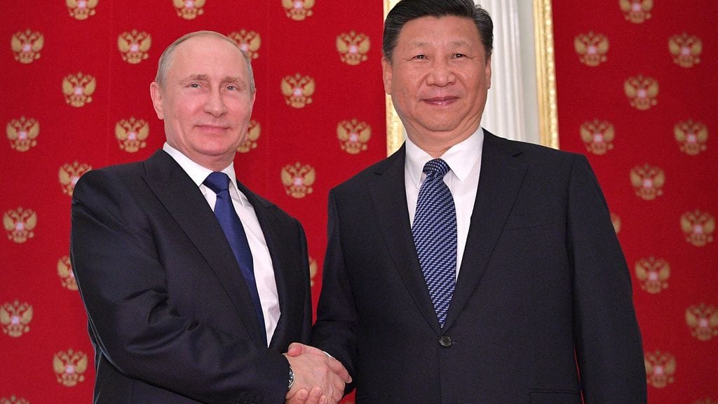Venäjän presidentti Vladimir Putin otti Kiinan Xi Jinpingin vastaan Kremlissä.