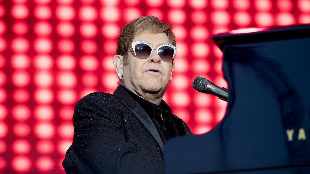 Elton John esiintyi Tukholmassa 2. heinäkuuta 2017.