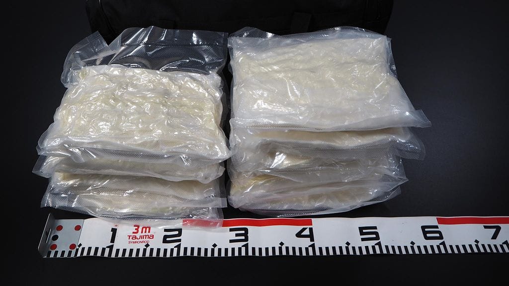 Tulli takavarikoi salakuljettajilta yli kymmenen kilogrammaa metamfetamiinia.