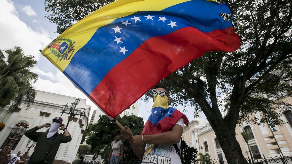 Venezuelassa on ollut lukuisia mielenosoituksia kansanäänestyksen alla.