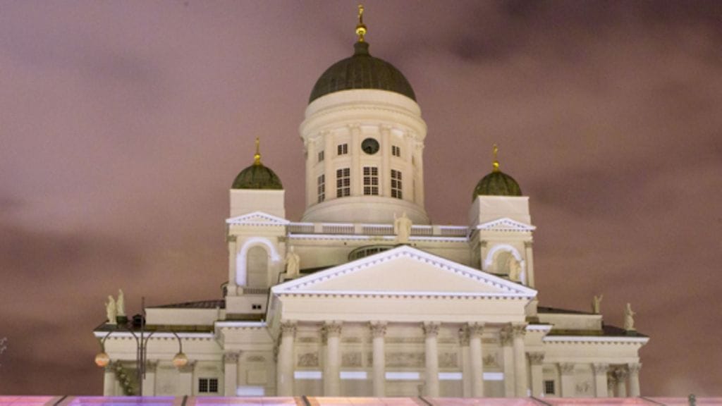 Helsingin Tuomiokirkko oli kanvaasina valoshow´lle.