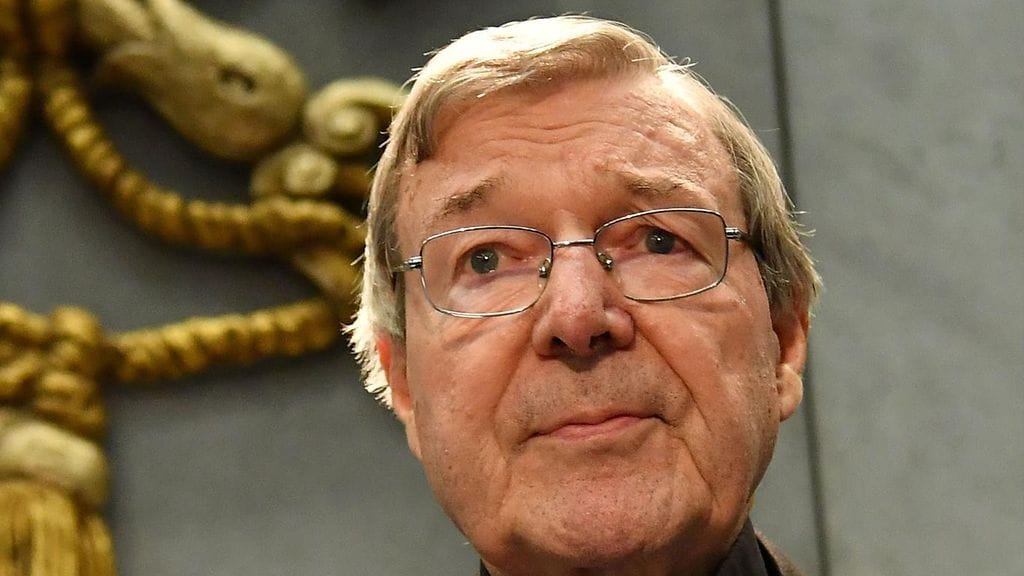 Vatikaanin talouspäällikkö, kardinaali George Pell on kiistänyt syytökset jyrkästi.
