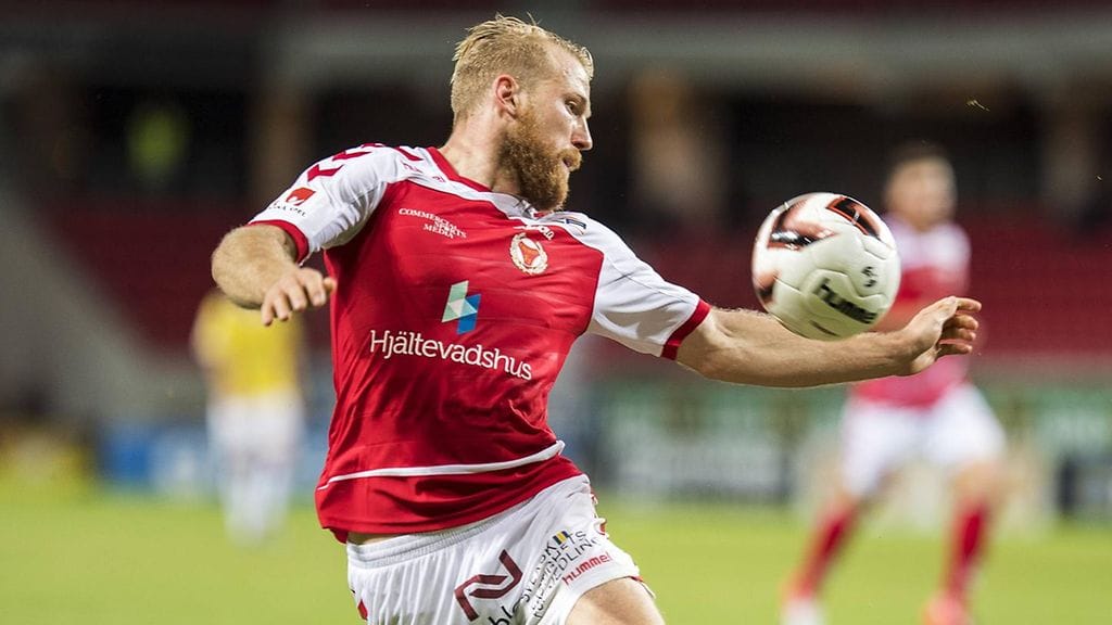 Henri Anier ruotsalaisen Kalmarin paidassa