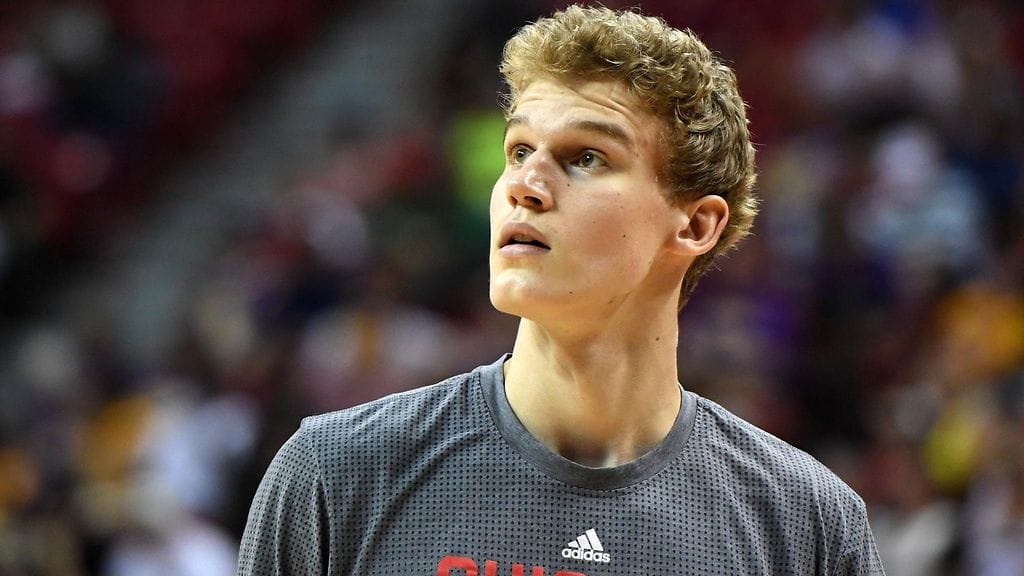 Lauri Markkanen keräsi yhteensä kahdeksan pistettä ja yhdeksän levypalloa.