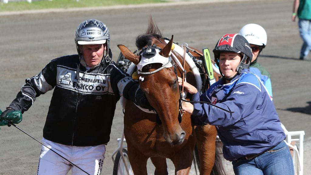 Dionne Sisu on näyttänyt suomalaiselle raviyleisölle kirikykyään.