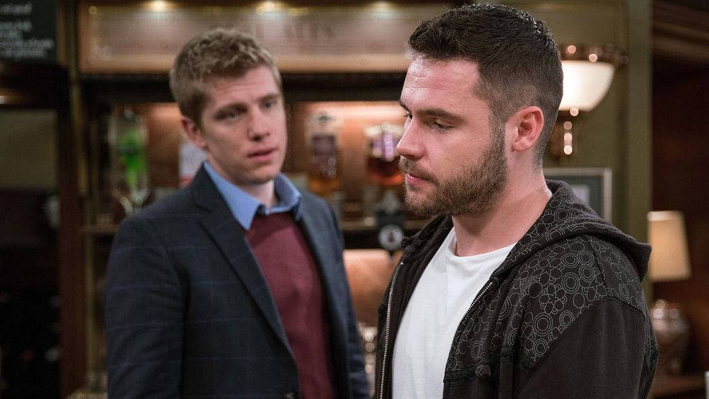 Robert Sugden ja Aaron Dingle Emmerdale (Ryan Hawley ja Danny Miller)