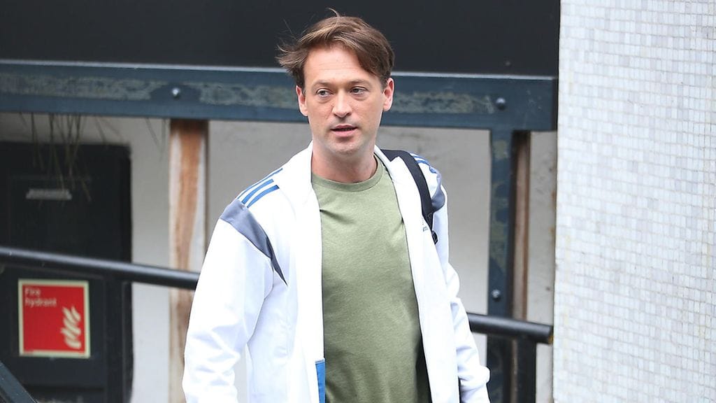 Jack Nicholls on näytellyt Eastendersin lisäksi myös Holby City -sarjassa.