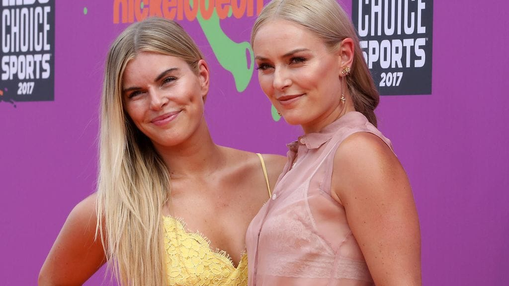Kumpi on kumpi? Siskokset Lindsey Vonn ja Karin Kildow Kids' Choice Awards -gaalan punaisella matolla Los Angelesissa 13. heinäkuuta 2017.